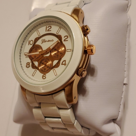 NWT WATCH Olivia Pratt designed White Ceramic Rose Gold - Picture 2 of 9